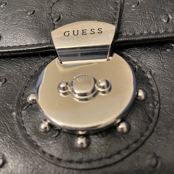Guess Wallet - Picture 6 of 7
